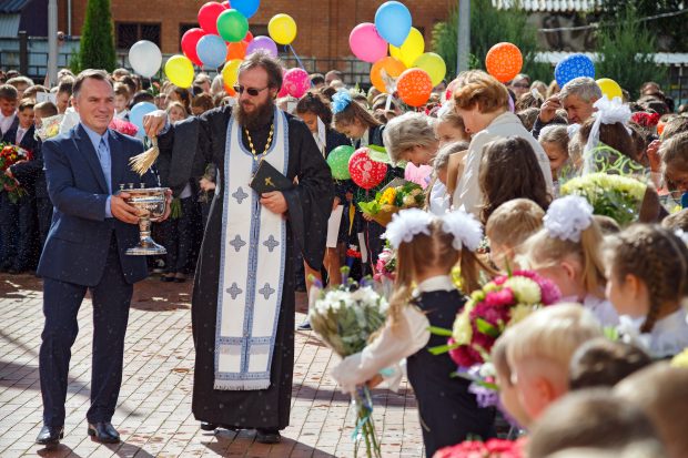 Cum a fost introdusă Religia în școli. Profesorul Emil Moise detaliază cronologia uneia dintre cele mai mari controverse din Educație