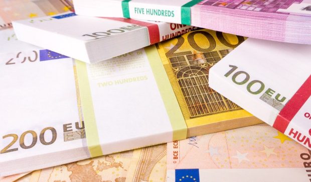 Directorul unei companii feroviare a miliardarului Gruia Stoica, acuzat că a dat 500.000 de euro mită unui expert în insolvență