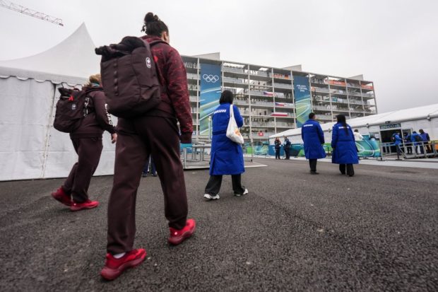 Jocurile Olimpice de Iarnă 2026: s-a deschis oficial Satul Olimpic, iar sportivii au primit la sosire câte un cadou-surpriză
