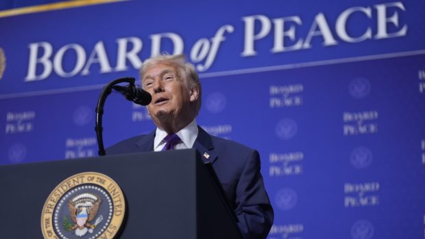 Trump a dat un termen limită de zece zile Iranului pentru un acord: „Altfel, se vor întâmpla lucruri rele”