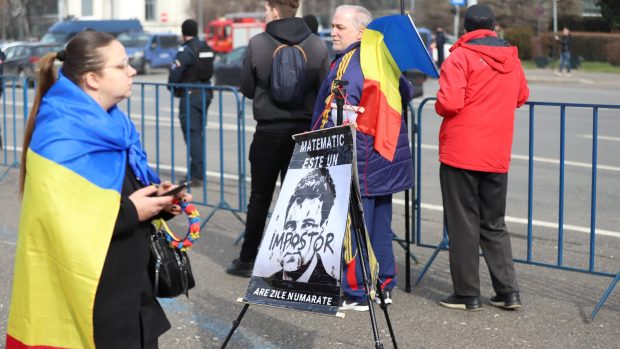 Te-ai plictisit de România? Intră în intelighenție și încearcă s-o schimbi