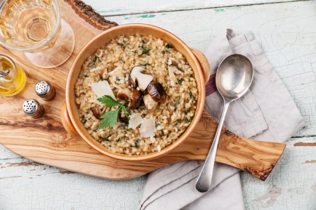 Și-a rupt dinții într-un risotto cu ciuperci cumpărate de la supermarket, a dat în judecată magazinul și a pierdut. Motivarea judecătorilor