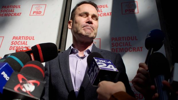 Primarul Sectorului 3, Robert Negoiţă, vizat de percheziţii: DNA a descins în 11 locații. Edilul, cercetat că a construit un drum din bani publici, pentru fratele său
