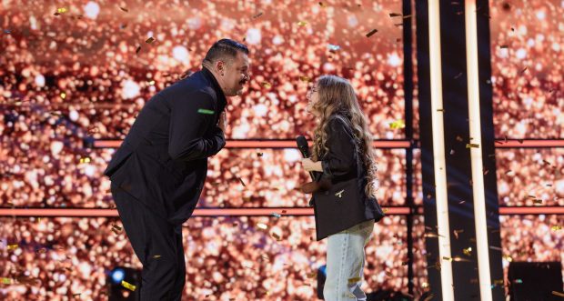 Imagine Stire Cine este Miruna Fecioru de la „Românii au talent” 2026. Mihai Bobonete i-a dat Golden Buzz în doar câteva secunde. „Ești sigură că ai 12 ani?” | 2review.ro