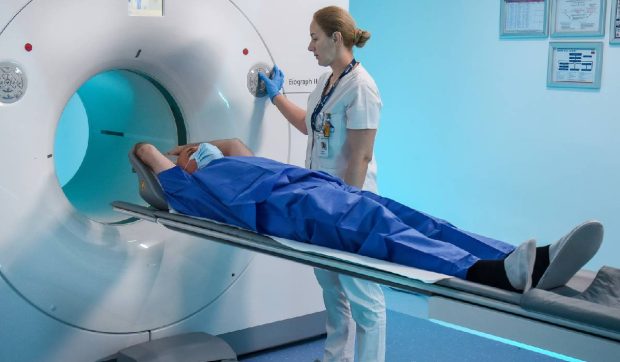 Sanador: Tehnologie în premieră în România, țara în care 8 bărbați mor zilnic de cancer de prostată
