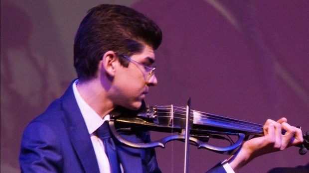 Viaţa lui Seby de la Galaţi s-a schimbat, după ce a cântat la o vioară de 200 de ani la „Românii au talent”