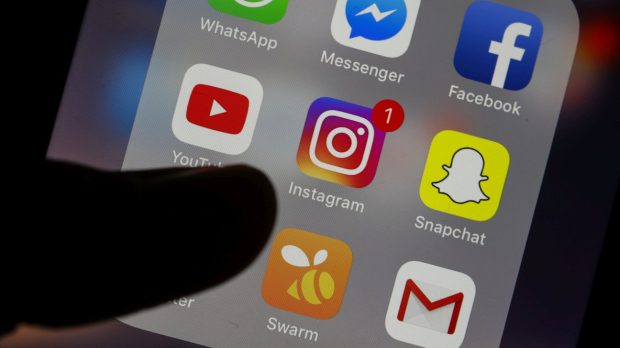 O altă țară europeană cu mulți români vrea să interzică accesul copiilor sub 16 ani la rețelele sociale: „Îi vom proteja de Vestul Sălbatic digital”