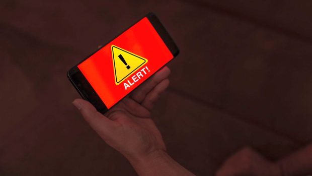 Cum să reacționezi corect la un mesaj RO-Alert în vacanță: pași esențiali pentru fiecare tip de situație de urgență