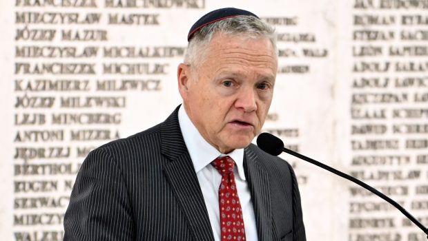 Ce uită ambasadorul Americii în Polonia când amenință voalat cu retragerea trupelor? Avantajele menținerii soldaților americani în străinătate