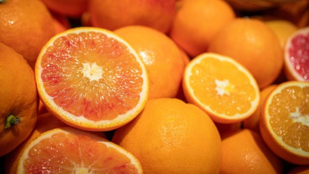Tone de portocale cu pesticide din Egipt, vândute ca provenind din Grecia în hypermarketuri din România. Percheziţii de amploare în Bucureşti, Ilfov şi Ialomiţa