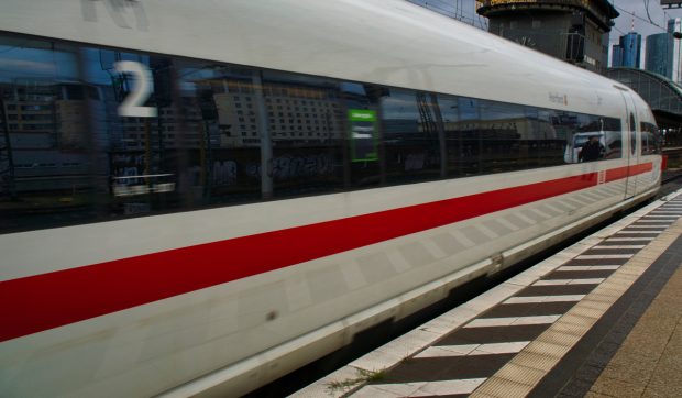 Controlor de tren ucis de un pasager prins fără bilet, în Germania: „Cumplit ca un angajat care își făcea meseria să-și piardă viața”