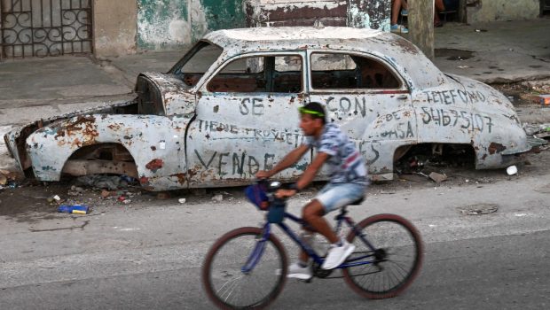Autoritățile cubaneze închid hoteluri și mută turiștii în alte unități de cazare din cauza crizei energetice severe