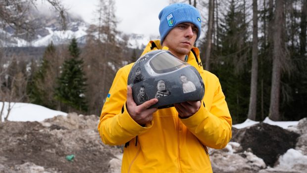 Volodimir Zelenski acuză CIO că „face jocul” Rusiei, după descalificarea sportivului care a vrut să poarte o cască omagială