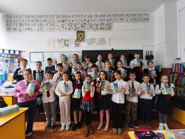Record de emoție în Galați: peste 1.600 de elevi au cântat în 214 locații deodată pentru viitorul planetei