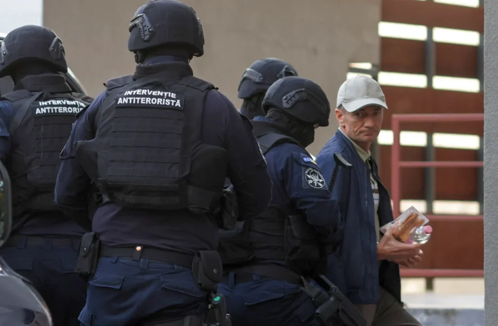 Spionul Alexandru Bălan a căutat sprijin politic în Republica Moldova, din arestul Poliției Române. Bilet în limba rusă ascuns într-o carte: „Prin Renato Usatîi există posibilitatea de rezolvare a problemelor mele”