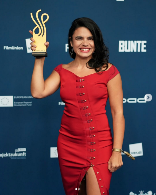 „Gipsy Queen”, o poveste universală despre românii plecați și lupta pentru un trai mai bun. Actrița Alina Șerban: „Educația încă este singura opțiune validă pentru a putea ieși din sărăcie”