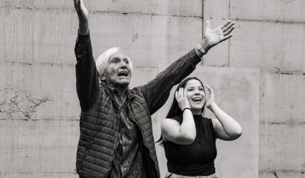 Eugenio Barba încheie microstagiunea BARBA 90 la Teatrul Grivița 53 cu „Fiesta” – Theatre Neighbourhood Welcome Feast