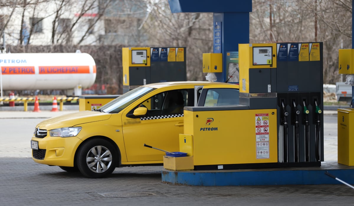 a scumpit cu peste 50 de bani iar motorina cu aproape 20, sâmbătă, 4 aprilie 2026. Cât costa un litru de carburant în București, Cluj