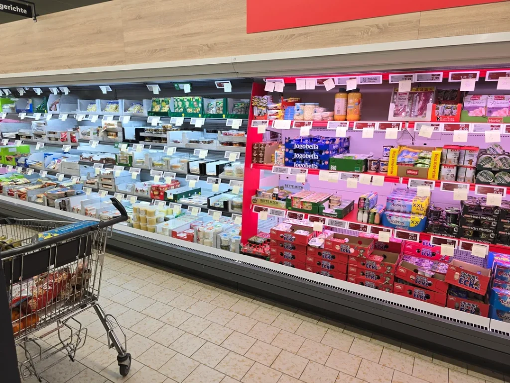Raft frigorific Lidl Germania, cu bilețele lipite, după inventar