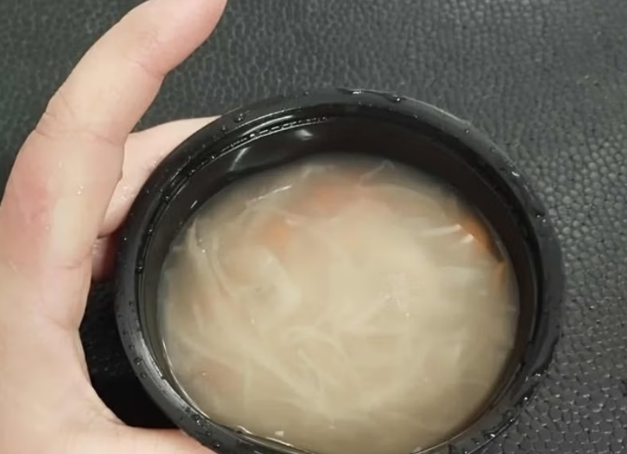 Șefa unui supermarket, dată afară după ce s-a plâns că în magazin sunt două grade Celsius, în Polonia: „Angajații tremurau”