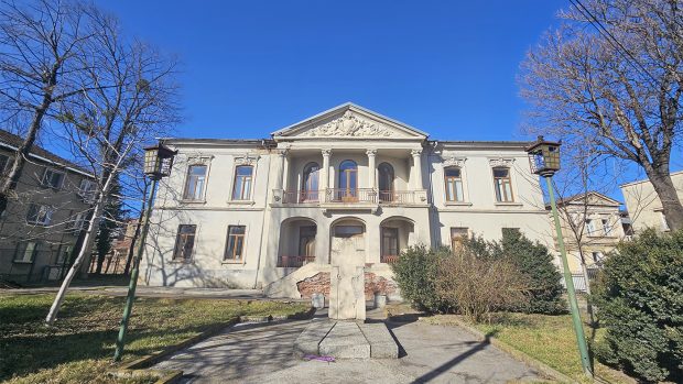 Afacere marca Primăria Iași: a cumpărat un monument istoric din centrul orașului acum 10 ani și l-a lăsat în paragină