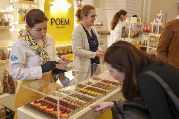 „Ciocolata lui Eminescu” și pralinele cu bere, vedetele festivalului Chocolate Saga, de la Biblioteca Națională