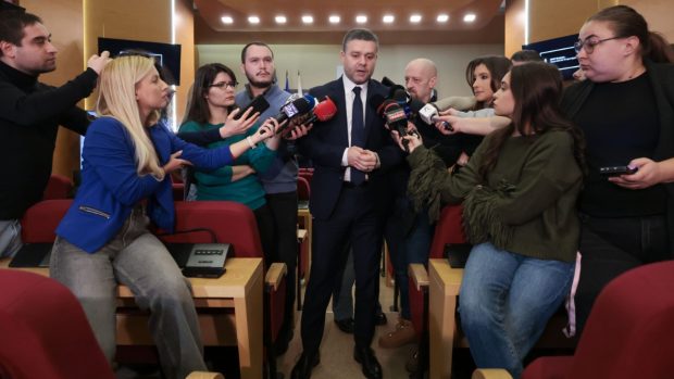 Jurnaliștii nu vor mai avea parcare gratuită în București și acces liber la spectacole, după 10 ani, a decis Ciprian Ciucu. Urmează votul în CGMB