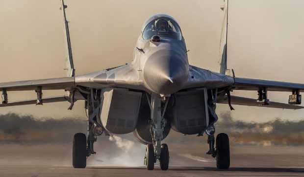 Tinerii sub 30 de ani sunt invitați să devină piloți militari ai Forțelor Armate din Serbia
