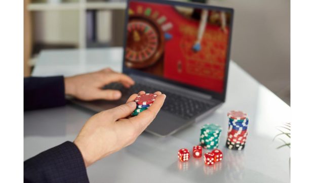 De ce anumite jocuri atrag mai mult interes în cazinourile online?