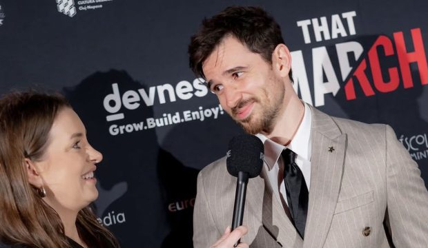 Imagine Stire Vedeta internațională despre care Eduard Trică spune că este „pâinea lui Dumnezeu”. Ce urmează pentru actor după filmul „Acel Martie” | 2review.ro