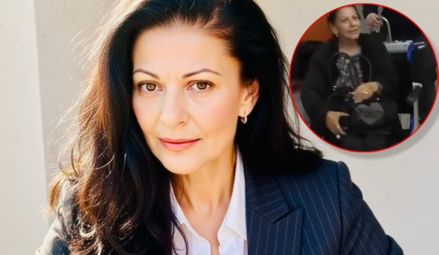 Imagine Stire Imagini cu Elena Cârstea în scaun cu rotile: „Nu pot să merg”. Vedeta s-a întors în România după 10 ani | 2review.ro