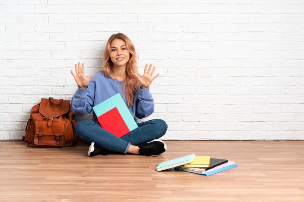 Simulare Evaluare Națională 2026. O profesoară explică de ce se ia atât de greu nota 10 la română: „O virgulă îți poate decide viitorul”