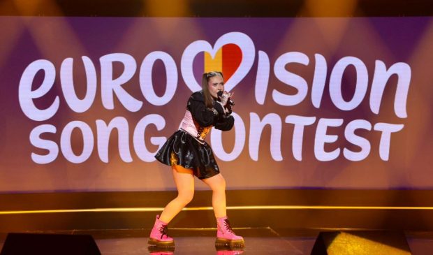 Cum sună melodia care o poate duce pe Emy Alupei în finala internațională Eurovision 2026 de la Viena: „Tili Bom”