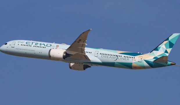 Miliardari din Dubai și Abu Dhabi plătesc până la 350.000 de dolari pentru a părăsi Orientul Mijlociu cu avioane private