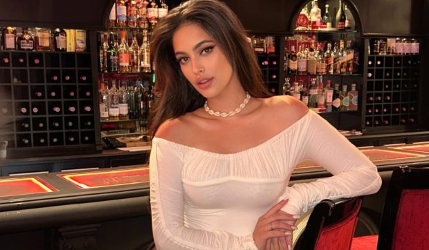 Imagine Stire Fiica Andreei Berecleanu, în tandrețuri cu un bărbat mai în vârstă. Cum a fost surprinsă Eva Zaharescu după o noapte în club | 2review.ro