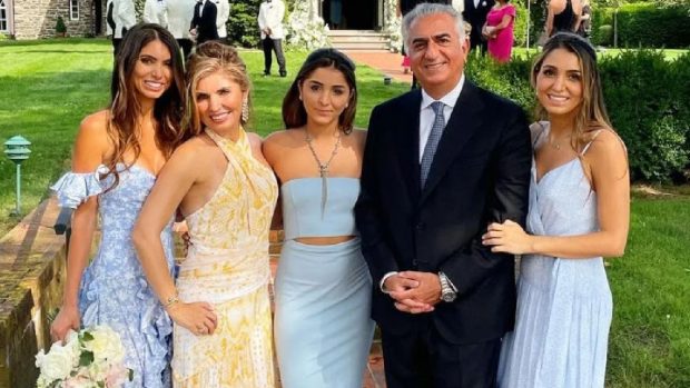 Cine sunt prințesele-influencer, nepoatele ultimului șah al Iranului