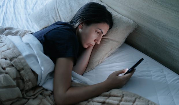 Chiar ne protejează modul avion al telefonului mobil de radiațiile dăunătoare: ce spune OMS