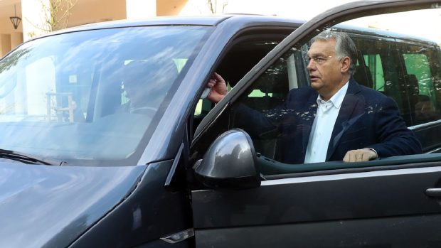 De ce folosește acum Viktor Orbán o mașină blindată: „Mă tem de ei”