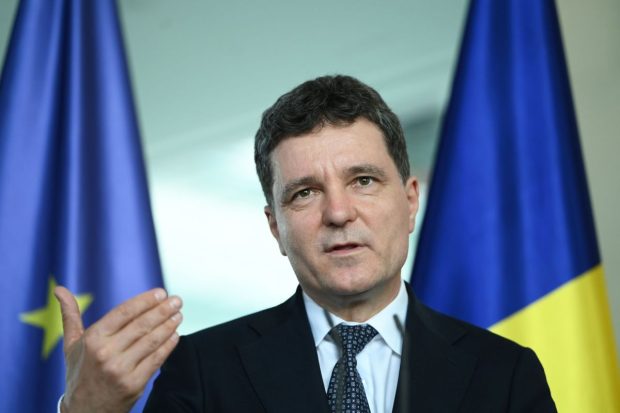 Nicușor Dan l-a felicitat pe Peter Magyar pentru victoria în alegerile din Ungaria