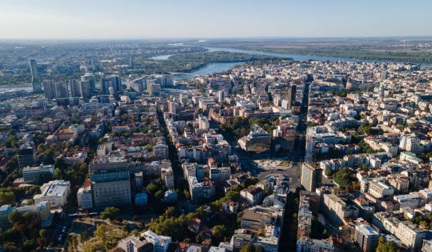 A cumpărat un apartament acum 10 ani cu 85.000 de euro, iar unul identic a fost vândut acum trei luni cu 260.000 de euro