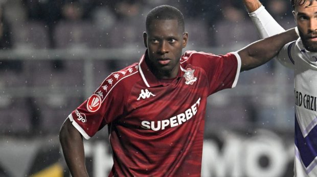Kader Keita de la Rapid a lovit cu mașina o femeie și a fugit de la locul accidentului. Femeia e la Spitalul Floreasca în stare gravă