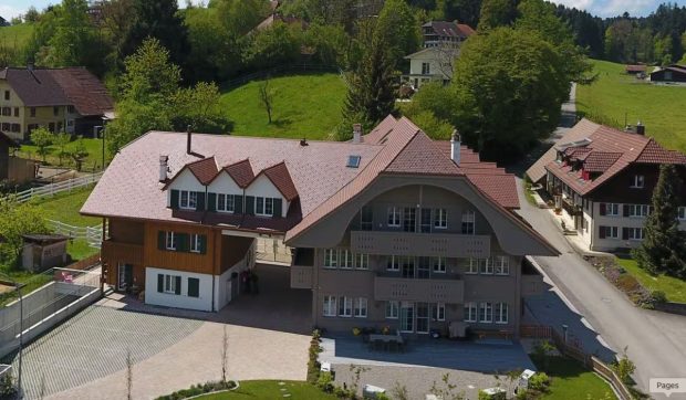 Cea mai scumpă fermă din Elveția are șapte apartamente de lux, sală de fitness și cinema și costă 7.200.000 de franci elvețieni