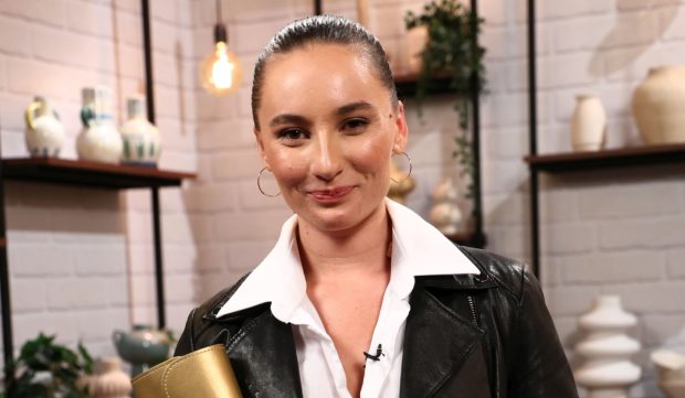 Imagine Stire „Chefi la cuțite” 2026. Marina Luca a primit cuțitul de aur din partea lui Chef Alexandru Sautner | 2review.ro