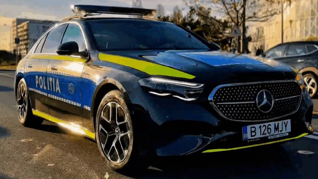Poliția Capitalei și-a mărit flota cu modele neașteptate: un Mercedes E-Class de +50.000 de euro și un Hyundai electric