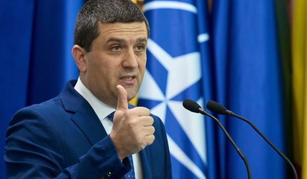 Radu Miruță anunță primele măsuri după ce o dronă a căzut pe un bloc din Galați: „Semnăm 8 proiecte pentru cele mai moderne sisteme antidronă din lume”