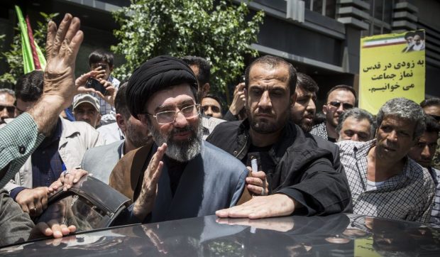 Mojtaba Khamenei este „în comă și a pierdut un picior”, spune o sursă din spitalul în care noul lider suprem al Iranului e tratat