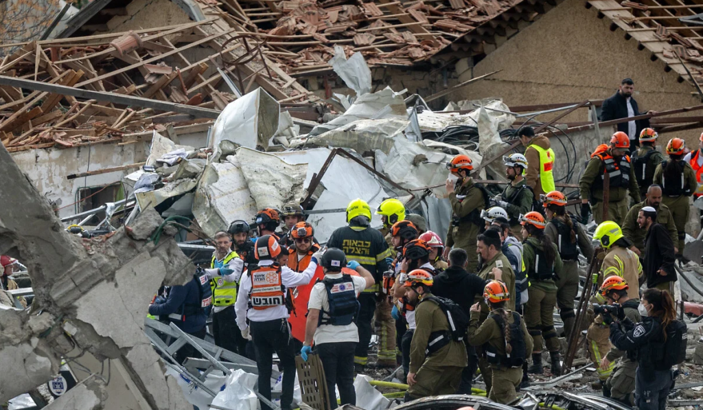 Poza pentru articolul Trump spune că războiul cu Iranul poate dura „patru săptămâni” și promite „imunitate totală” membrilor Gărzii Revoluționare care depun armele / 48 de lideri iranieni, eliminați / Salvă de rachete asupra Israelului