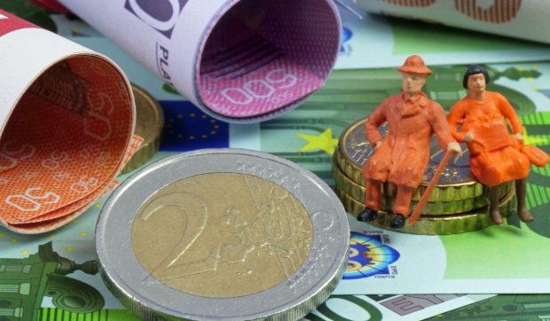 Pensionarii din România și Polonia o duc mai bine decât cei din Germania deși au venituri mai mici, relevă un studiu. Iată explicațiile