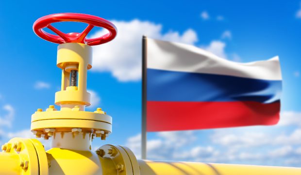 Marea Britanie ridică temporar restricțiile la importul unor carburanți ruși, stârnind controverse în UE și Ucraina
