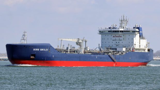 SUA renunţă la derogarea care permitea vânzarea petrolului rusesc prin transport maritim